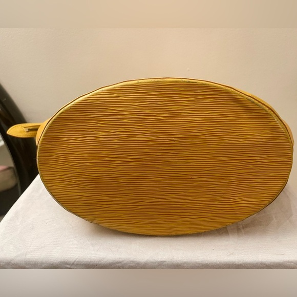 Louis Vuitton Saint Jacques Epi Leather in Tassili GM - Picture 3 of 11